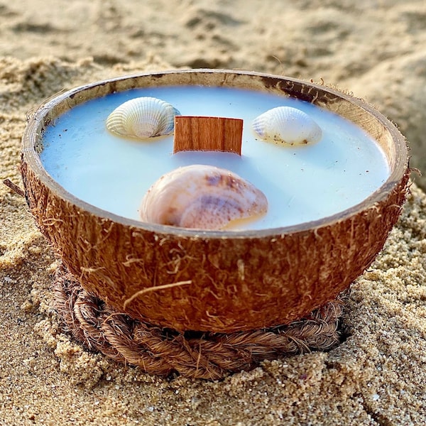Bougie Naturelle Artisanale, 200 Grammes, Coulée dans une Vraie Coque de Noix de Coco. My Coco Candle