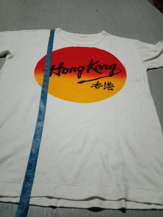 Vintage hong kong souvenir tshirt - image 4