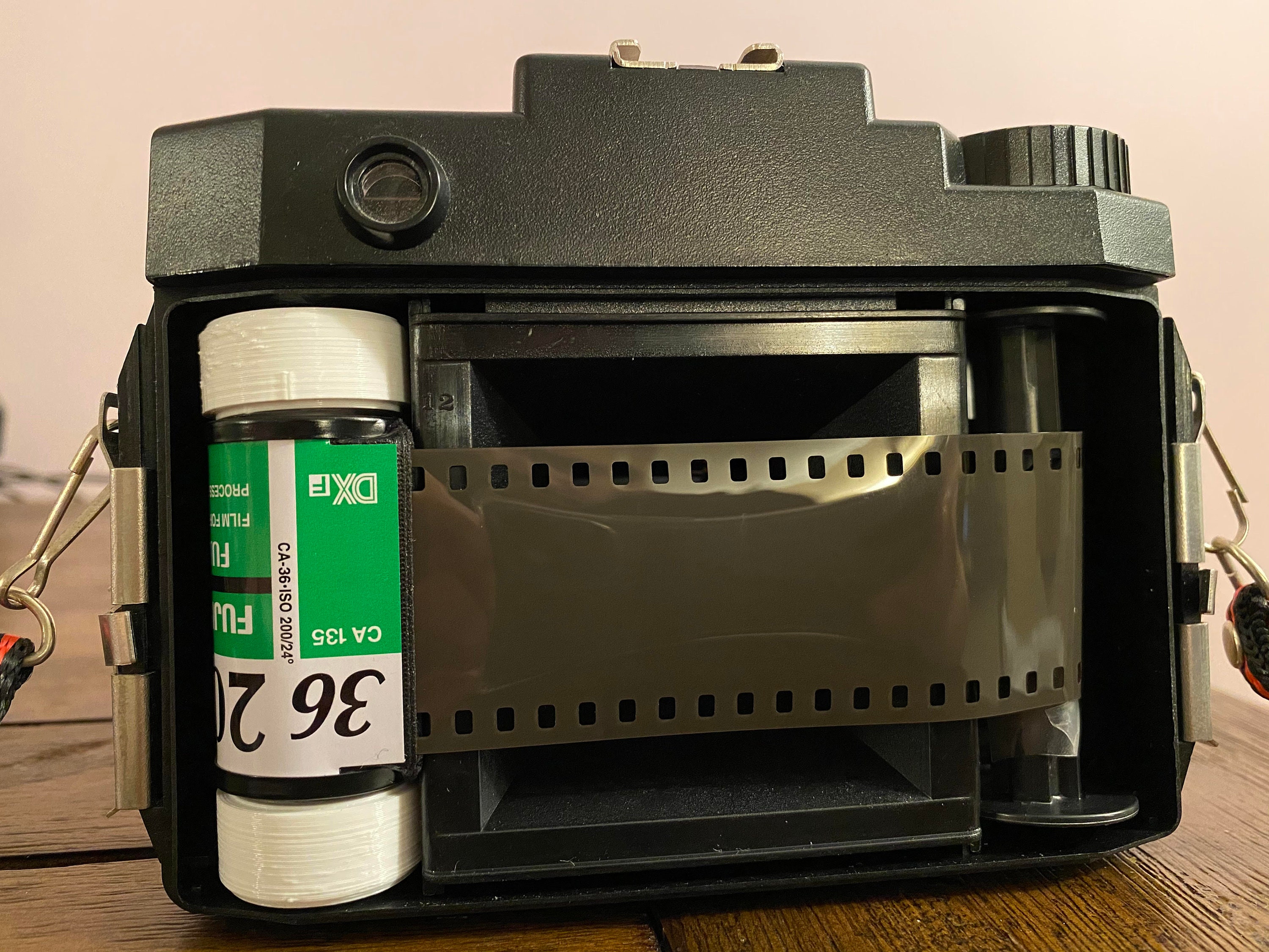 How to Load Film into a 35mm Camera and Save Extra Frames (7 Steps) - Tahusa