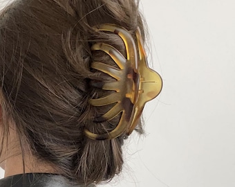 Large hair claw for thick hair | Tortoise | French Claw Clip