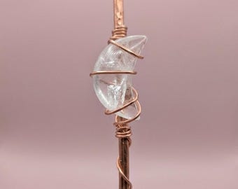 Varita de carga de agua de cuarzo luna de cobre • Conductor de cristal envuelto a mano The Monday Emporium