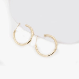 18K gold filling earrings can regulate earrings C -shaped earrings C -shaped earrings enamel moon earrings 29x32x3mm