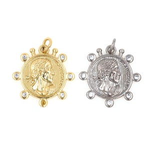 Pingente redondo Pingente de folha Pingente de planta Pingente de letra Pingente CZ banhado a ouro 18k Pingente Acessórios de joias artesanais DIY Presente para ela
