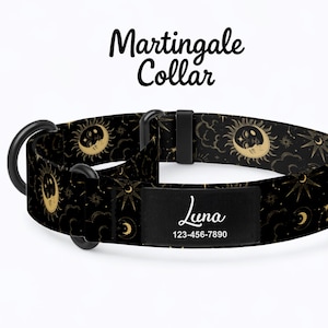 Può includere: Collare Martingale nero per cani con un design celeste dorato con soli, lune e stelle. Il collare include un'etichetta nera con il nome "Luna" e un numero di telefono. Per cani.