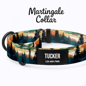 Puede incluir: Un collar Martingale para perros con un diseño de escena de bosque en tonos verdes, naranjas y azules. El collar presenta una anilla en D de metal negro y una placa con el nombre "Tucker" y un número de teléfono.