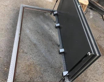 Access floor door for cellar and basement Invisible hatch panel Custom sewer hatchway Checkered metal trapdoor Roof door cover Entry hatch