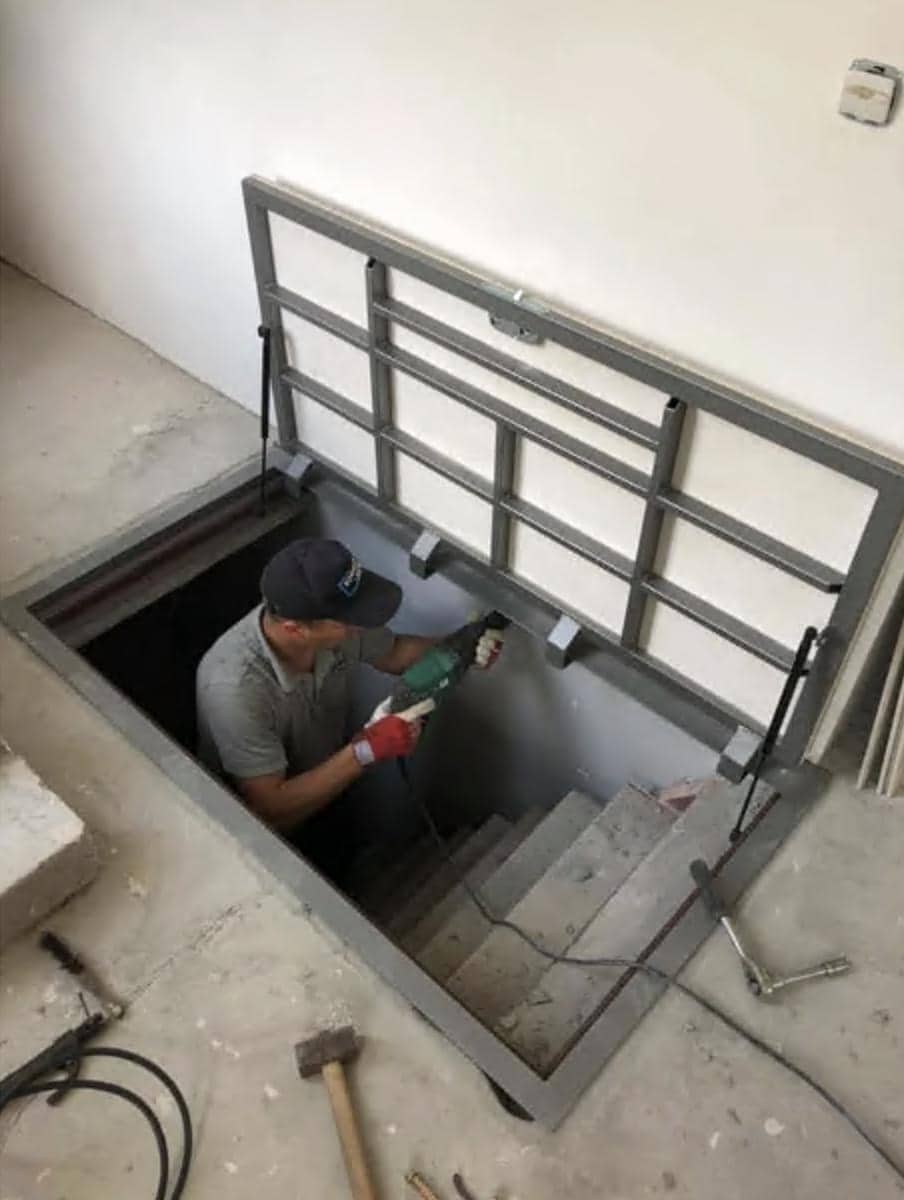 Custom access hatch for cellars and basements Invisible floor hatch door Hidden sewer hatchway cover Metal attic trap door with gas struts