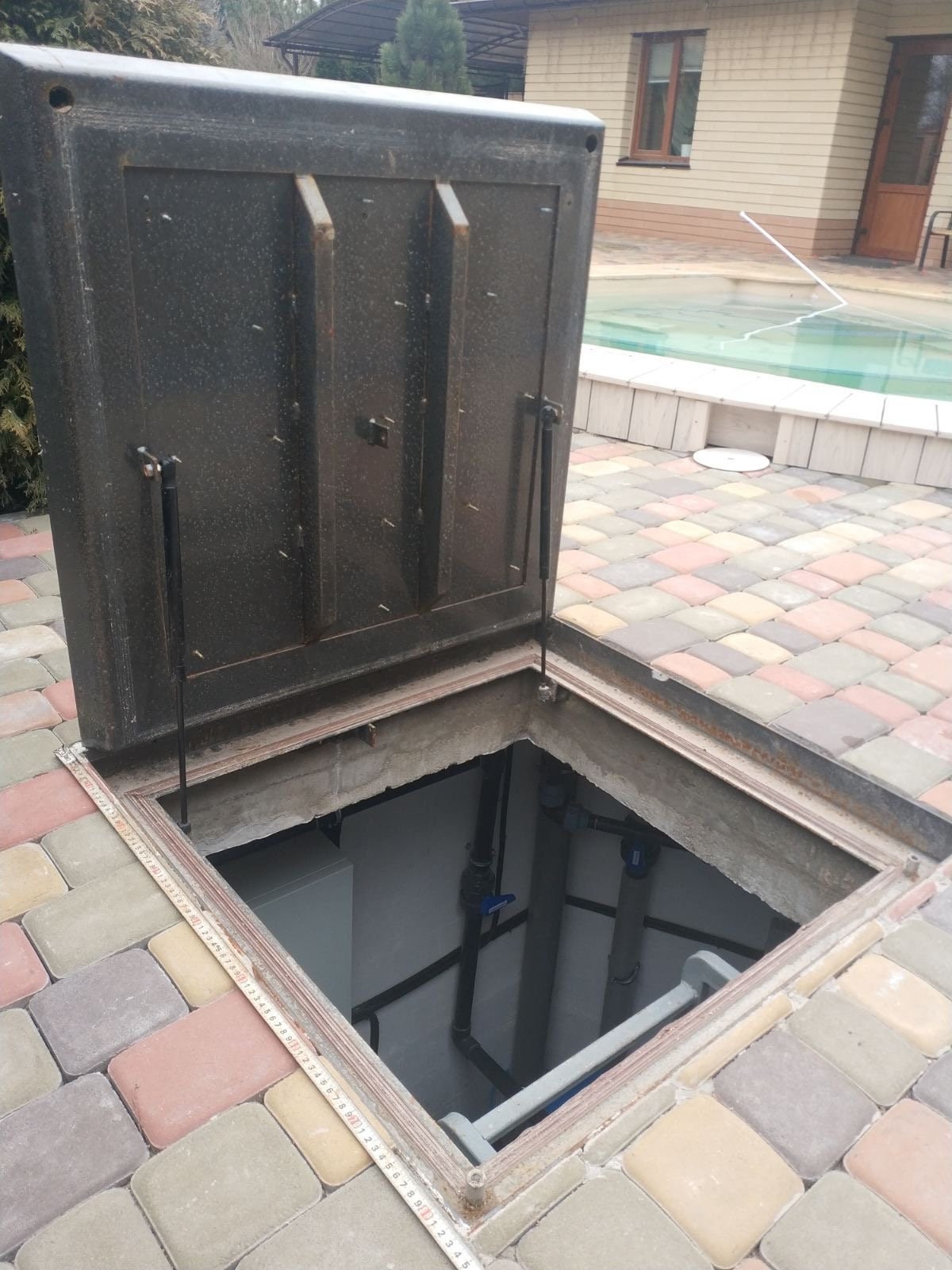 Pavers access hatch for cellar and basement Utility hatch for sidewalk and pavement Manhole and sewer hatchway cover Custom metal trap door