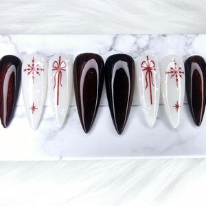 Dark Christmas Press On Nails