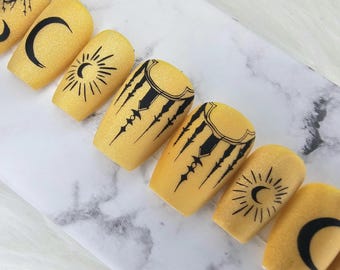 Golden Witch Matte Cateye Press On Nails