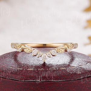 Leaf Engraved Curved Band, 14K Solid Gold Moissanite Stacking Ring, Handmade Nature Wedding Ring, Unique Anniversary Stacking Ring for Women