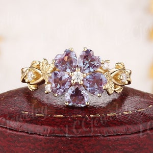 Vintage Heart Cut Alexandrite Floral Engagement Ring Yellow Gold Rings Moissanite Wedding Ring Floral Ring Promise Custom Jewelry For Women