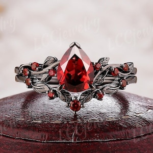 Vintage Vampire Ruby Engagement Ring Set, Leaf Branch Design Halloween Wedding Ring, Black Gold Gothic Handmake Custom Rings for Women