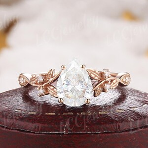 Vintage Pear Moissanite Engagement Ring Rose Gold Nature Inspired Leaf Floral Alexandrite Wedding Ring Custom Anniversary Rings For Women