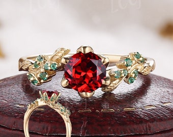 Vintage Round Cut Ruby Floral Design Engagement Ring Nature Inspired Ruby Wedding Ring Emerald Cluster Handmake Anniversary Rings For Women