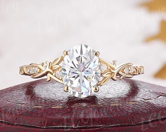 Anillo de compromiso ovalado de moissanita inspirado en la naturaleza, banda grabada en oro macizo de 14 quilates con diseño de hojas, anillo nupcial botánico inspirado en la naturaleza, regalo de aniversario para ella.