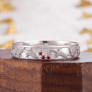 14K Gold Lorien Leaf Men‘s Ring, Vintage Ruby Elvish Leaf Stacking Band, Custom Engraving Wedding Band for Him, Handmade Anniversary Gift