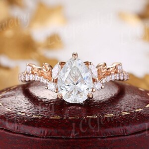 Vintage Moissanite Floral Engagement Ring Unique Rose Gold Pear Shaped Moissanite Wedding Ring Handmake Leaf Design Promise Rings For Women