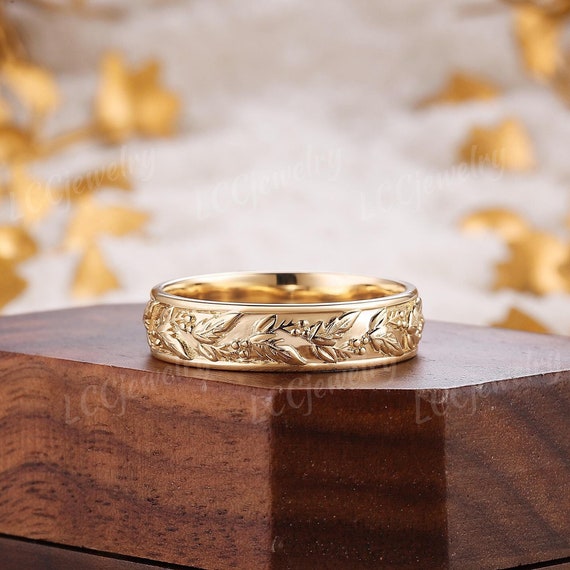 5.5MM Christmas Holly Leaves Wedding Band Nature Inspired December