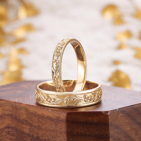 2pcs Couple Rings Lily of the Valley Design Engagement Ring Set