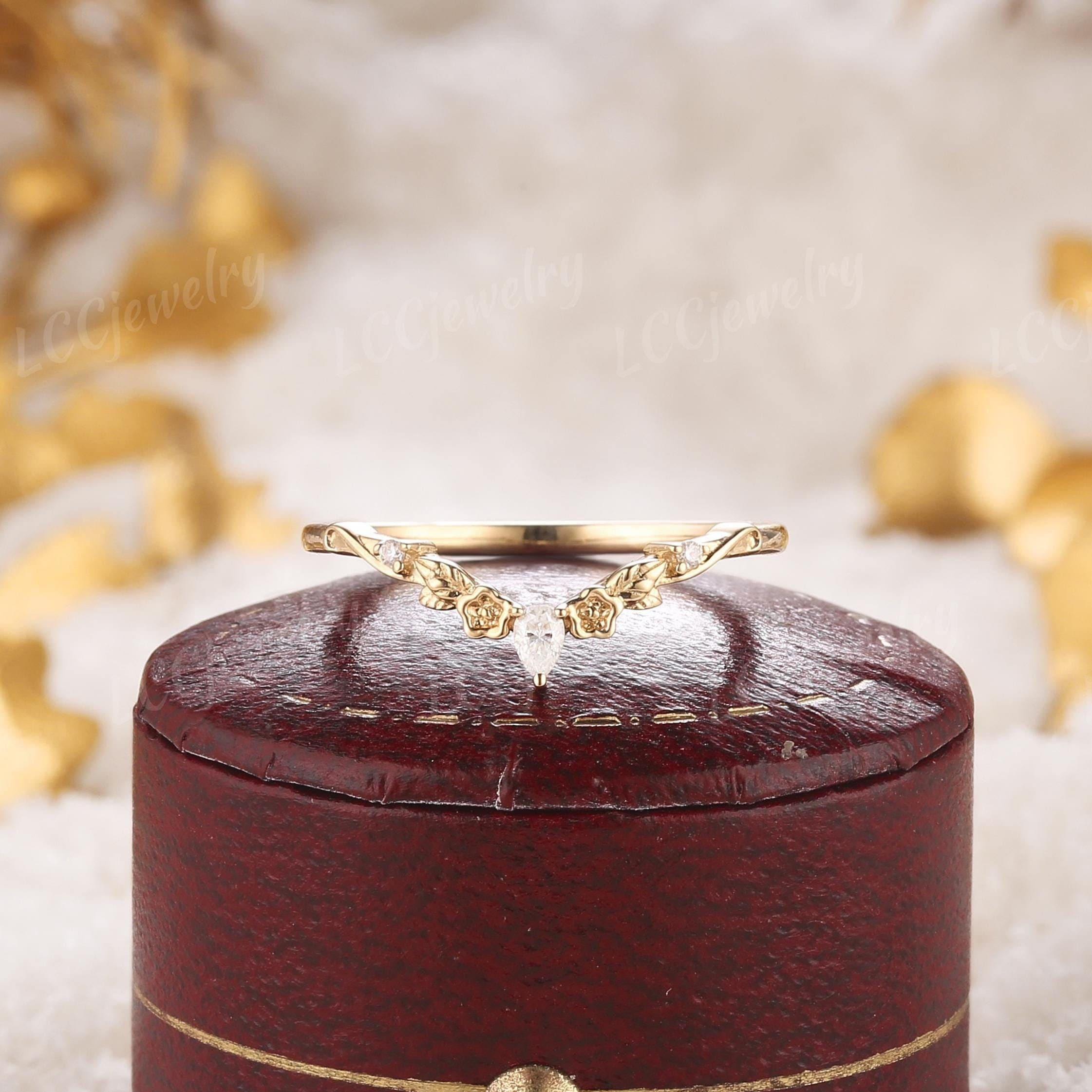 Vintage Pear Cut Moissanite Curved Wedding Band Yellow Gold Leaf Design ...