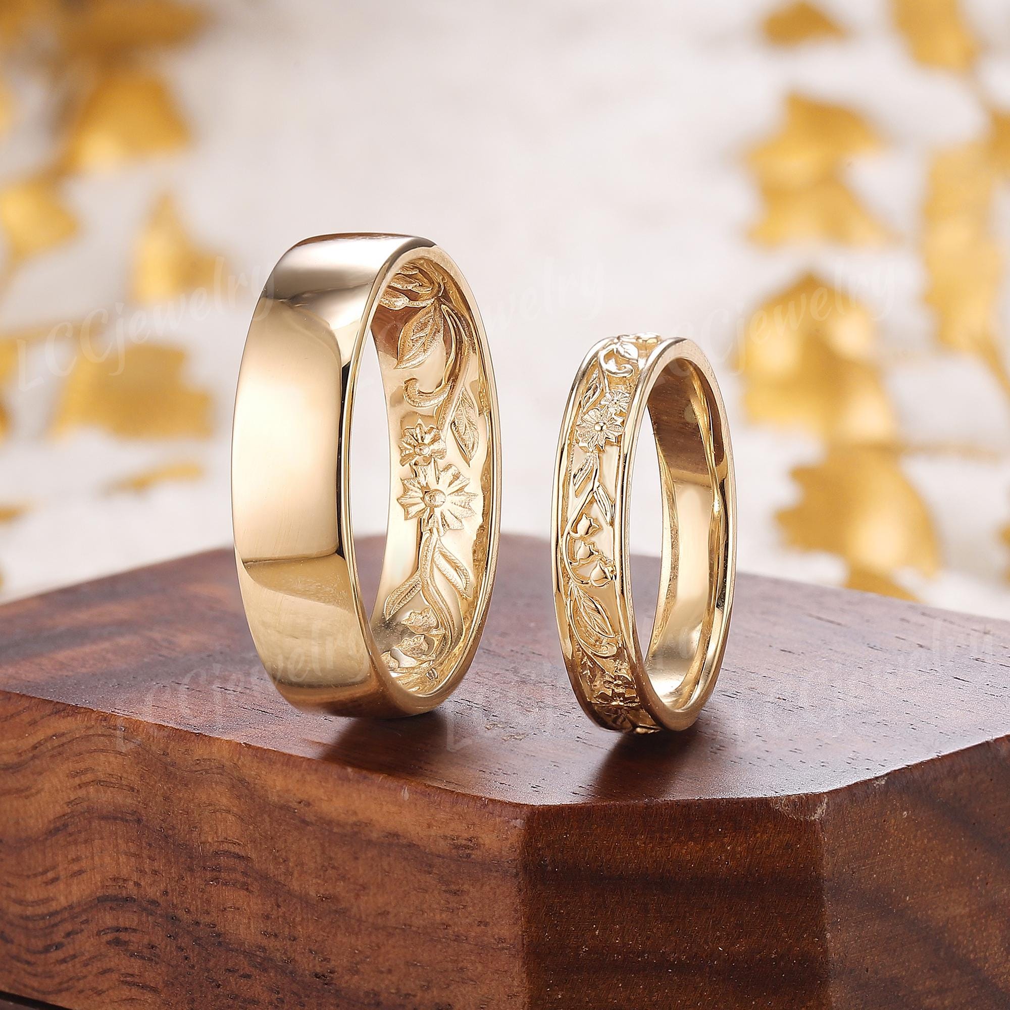 2pcs His and Hers Wedding Ring Sets Gold Daisy Engraving