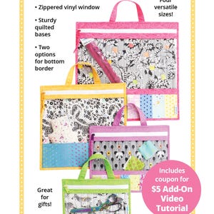 Könnte beinhalten: Projektbeutel 2.0 in verschiedenen Größen mit Reißverschluss-Vinylfenstern und stabilen, gesteppten Böden. Die Taschen sind in Pink, Gelb, Lila und Grün mit verschiedenen gemusterten Bordüren erhältlich. Die Taschen eignen sich hervorragend als Geschenk.