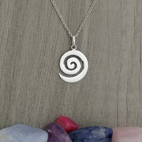 Collier élégant en argent sterling parfaitement effilé et ouvert en forme de spirale