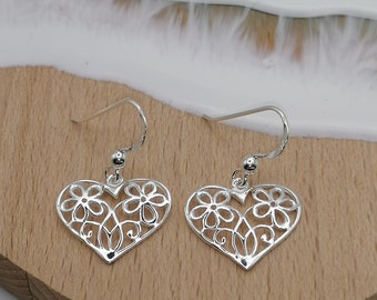 Sterlingzilveren hart bloem oorbellen