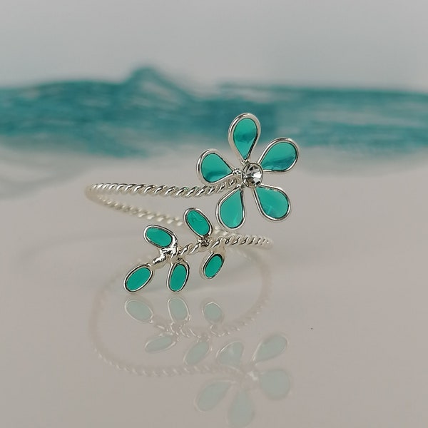 Sterling Silver Flower and Leaf Ring, Decorated with Various Colored Enamel and Crystal Glass