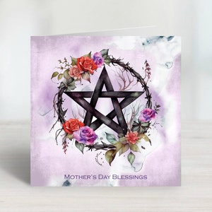 Etherische aquarel bloemen pentagram Moederdag zegeningskaart. Kan tegen een kleine vergoeding aan de binnenkant worden bedrukt en rechtstreeks worden verzonden. 1e klas geplaatst