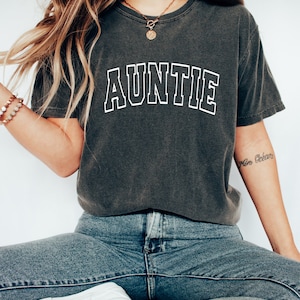 Comfort Color Aunt Shirt, Auntie Shirt, Aunt Shirt, Pregnancy announcement, Gift for Aunt, Pregnancy reveal to Aunt, Cool Aunt Shirt