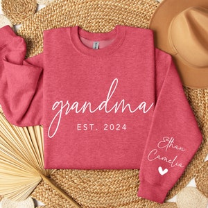 Personalized Grandma Sweatshirt with Kids Names, Grandma Sweatshirt, Nana Sweatshirt, Gift for Grandma, Gigi Sweatshirt, Grandma EST