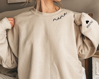 Personalized Mama Sweatshirt With Kids Names, Mama Sweatshirt, Mama Crewneck, Gift For Mom, Custom Mama Sweatshirt with Children Name
