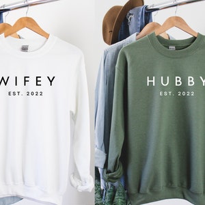 Customized Hubby & Wifey Sweatshirt, Wedding Party Shirt, Honeymoon Sweatshirt, Engagement Gift, Wedding Gift, Wife Husband Sweatshirt