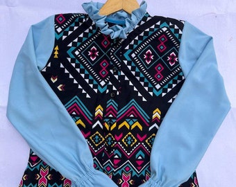 Ankara Button-Down Hemd, Geometrischer Druck, Blaue Ärmel