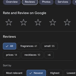 Pu&ograve; includere: Screenshot di un profilo Google Business per "Jaylon's Oils & More", un negozio di salute e bellezza. Il profilo mostra una valutazione a 5 stelle con 242 recensioni, insieme a opzioni per recensioni, foto e servizi. &Egrave; visibile una recensione del cliente.