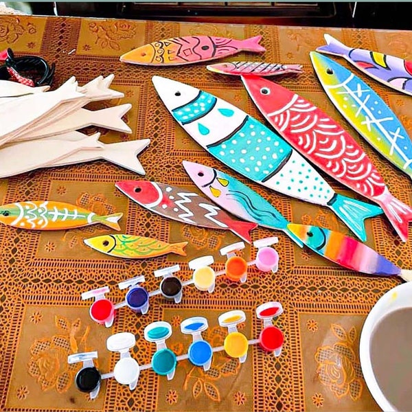 Set of 10 Unpainted Wooden Fish for Crafting Safe for Children Handmade Unpainted Wood Fish Cute Gift for Children