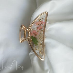 Snow Cherry Blossom & Rice Flower Resin Hair Claw, Halfmoon Metal Hair Claw, Handmade Women Hair Accessories, Flower Resin, Gift for Her