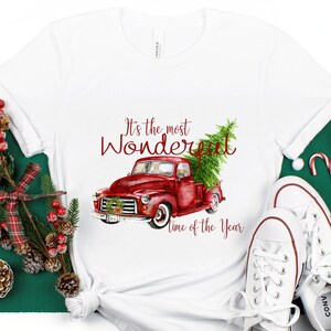 Merveilleux camion Arbres de Noël Chemises, Chemises de Noël Tee Femmes, Cadeaux de Noël, Noël Bébé Onesie, Couples Famille Noël