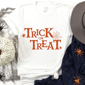 Camisa personalizada de Halloween Trick Or Treat, Vibraciones de Halloween, Trick Or Treat Halloween Comfort Colors, Regalos de Halloween, Camiseta favorita de Halloween