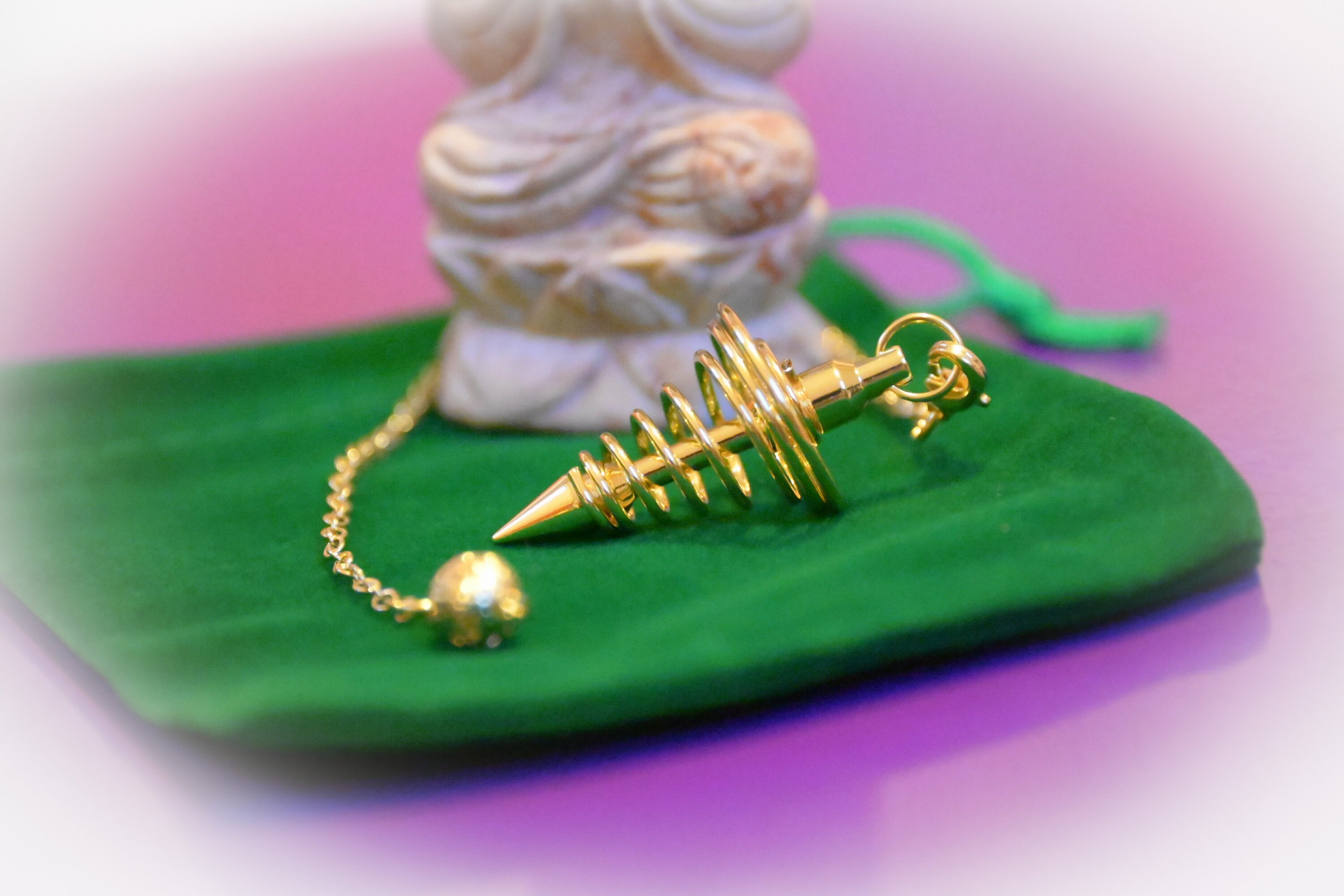 Pendule de Radiesthésie Reiki Oracle Divination et Sourcier avec Son Étui Velours Bronze Or Argent