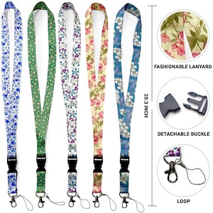 Puede incluir: Conjunto de cinco cordones de 51,6 cm de largo con diseños florales en azul, verde, morado, amarillo y azul claro. Cada cordón tiene una hebilla desmontable y un lazo en el extremo. La imagen dice "CORDÓN DE MODA", "HEBILLA DESMONTABLE" y "LAZO".