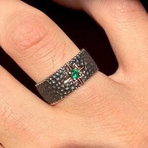 Hammered Emerald Gemstone Band Ring, Mens Wedding Band, Tungsten Men Band Ring, Personalized Gift, Husband Gift, 925 Sterling Silver