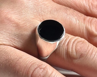 Silver Onyx Ring , Black Onyx Ring , Round Minimal Onyx Ring , Solid Signet Onyx Ring , Men Handmade Signet Ring , 925k Sterling Silver