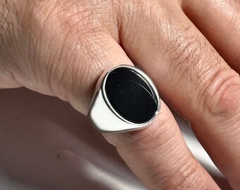 Men Black Onyx Signet Ring , Oval Minimalist Signet Ring , Handmade Unique Onyx Signet Ring , Wedding Ring , Fathers Day , Gift For Him