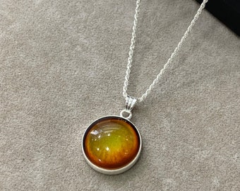Mood Color Changing Pendant  , Silver Round Sense Stone Necklace , Mood Necklace , Color by Temperature Mood Necklace , 925k Sterling Silver
