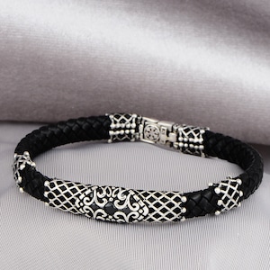 Mens Silver Black Leather Bracelet , Vintage Leather Bracelet , Black Leather Cuff Bracelet ,925k Sterling Silver Bracelet ,Gift For Him