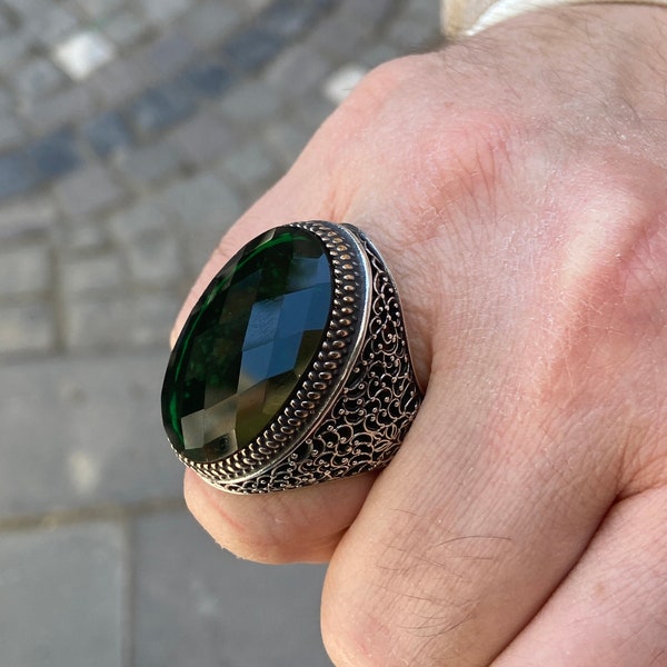 Bague ottomane faite main pour homme, grande bague en pierre émeraude, bague en pierre verte, bague pour homme de style ottoman, cadeau pour lui, bague en argent sterling 925 carats