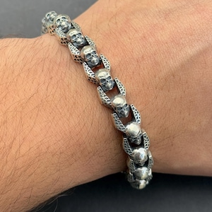 Mens Skull Chain Bracelet, Engraved Sterling Silver Skull Bracelet, Skull Gothic Jewelry, Skull Bracelet For Men, Unisex Silver Bracelet